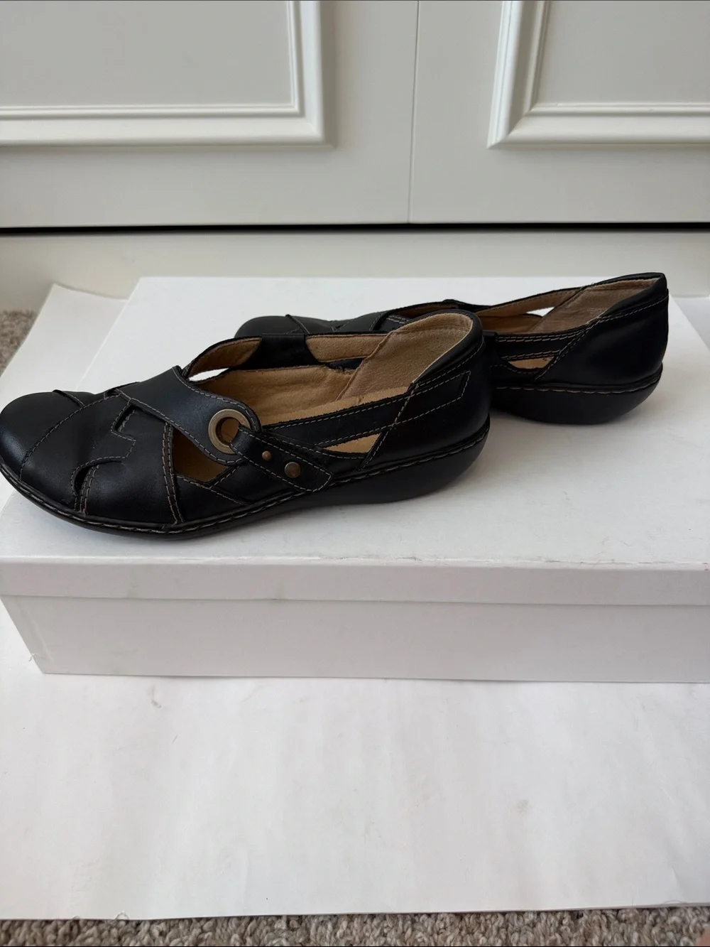 Clarks Ashland Spin Q Black Leather Mary Jane Flats with Strap
